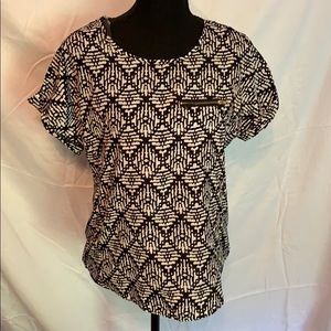 Adorable black and white Cynthia Rowley top